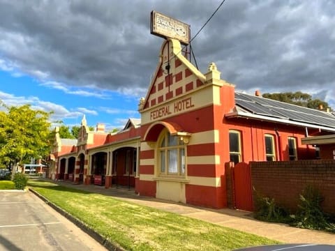 LEASEHOLD - Federal Hotel / Motel, Berrigan NSW - 1P0557