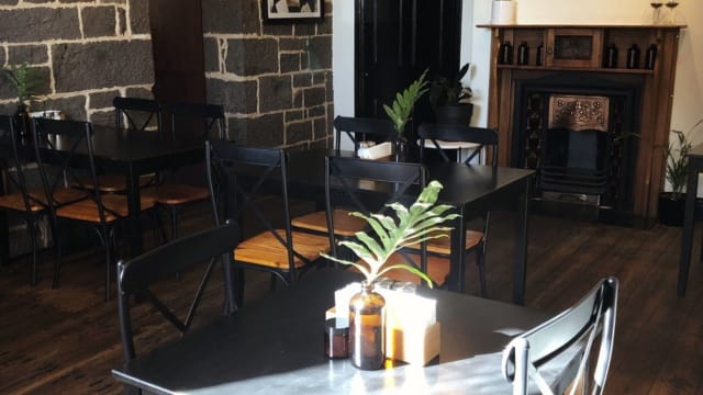 High-Exposure Waterfront Café with Growth Potential