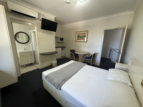 RARE, SYDNEY FREEHOLD CASHFLOW MONEY EARNER - 2918MF