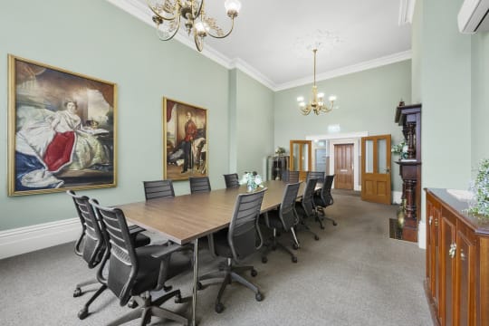 LEASEHOLD - Bull & Mouth Hotel Motel, Maryborough VIC - 1P0576