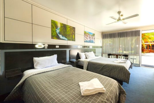 FREEHOLD FOR SALE BY EXPRESSIONS OF INTEREST - Golden Leaf Motel, Myrtleford VIC - 1P0584