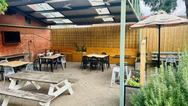 Historic Ballarat Pub with Accommodation & Multiple Income Streams