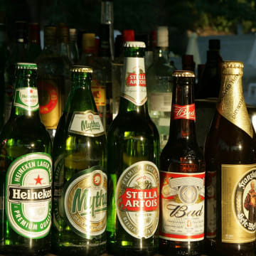 BURGERS - BRAND NEW SHOP.   5PM- 9PM.   RENT: $850PW.   TAKING $11000PW.  2 PERSON  OPERATION