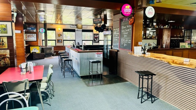 Well-Established Country Hotel in the Heart of Colac