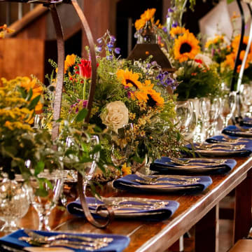 Coming Soon-Boutique Florist & Gift Business-6 Figure Income
