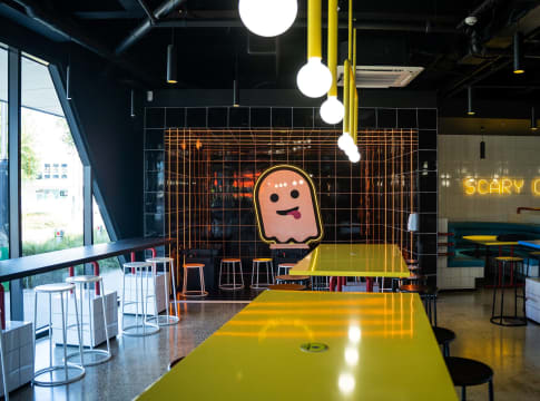 GHOST BURGERS & GRILL – DOREEN
