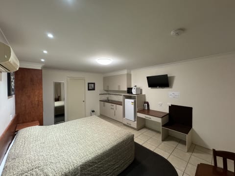 Rare Opportunity to Acquire a Freehold Motel within 2.5 hrs of Brisbane - 2555MF
