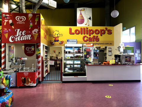 Lollipops Playland and Cafe Springwood Indoor Playcentre / Playground