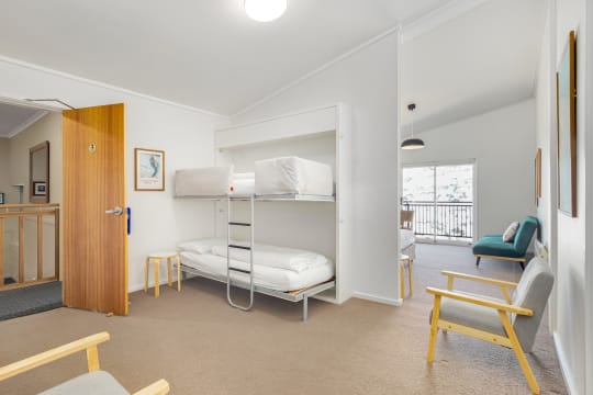 Refurbished Snowy Mountains Inn - Guthega Inn, Kosciuszko National Park