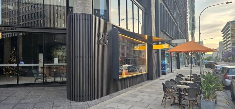 5 DAY BEAN BAR ESPRESSO FRANCHISE FLINDERS STREET GROUND FLOOR 15 STORY BUILDING $179,000+SAV