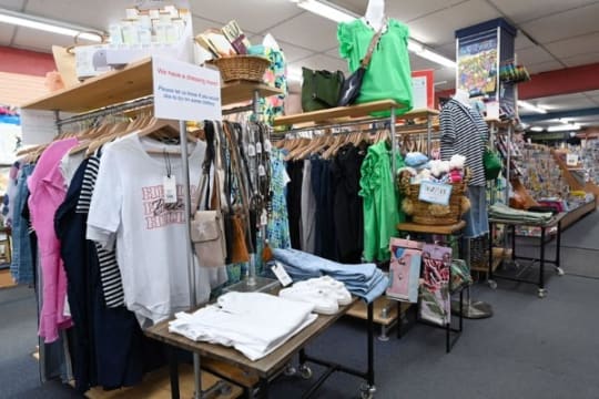 Benalla Cards, Gifts, News etc (DWIWN2117)