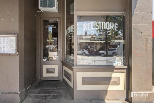 PROVEN HOSPITALITY BUSINESS IN HIGH-EXPOSURE LOCATION