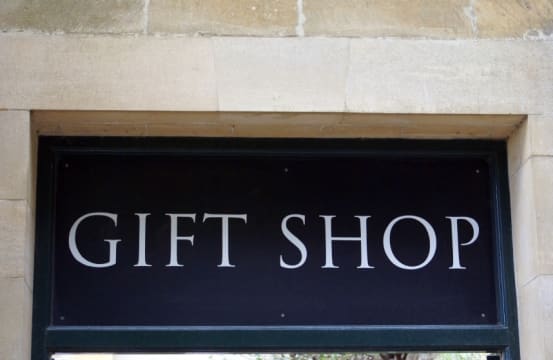 Shopping Centre Dollar Shop *Tkg $14,000 pw*Business Visa Suitable [2302111]