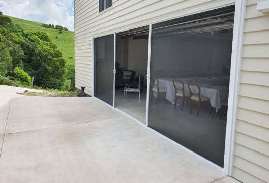 Leading Retractable Screen Manufacturer Business - REV 1.9M p.a (Our Ref: D2087)