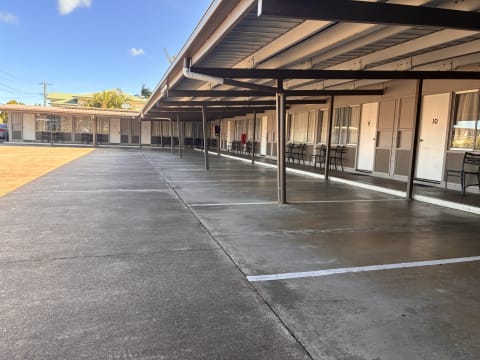 Whitsunday Gateway Motel: 14 rooms, $343k avg profit, growth upside | Resort Brokers ID : FH009225