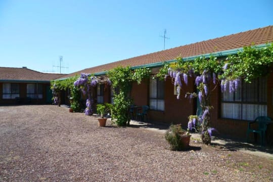 BIRCH MOTEL