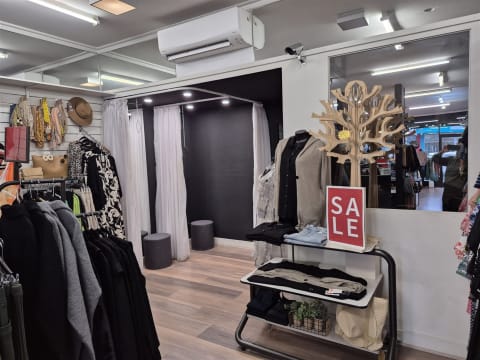 Established Fashion Boutique - Prime Devonport Location