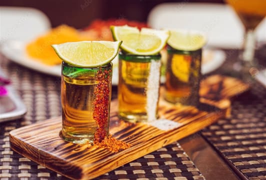 Long Standing Restaurant - Vibrant Dining Destination