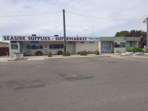 FREEHOLD SEASIDE SUPPLIES LEEMAN - GENERAL/LIQUOR/LOTTO + HOME