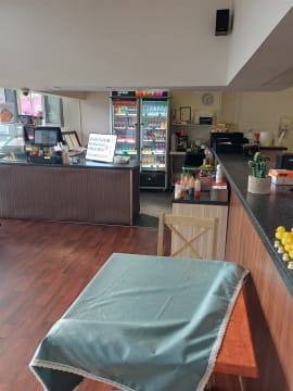 Business for Sale: Prime 5-Day Restaurant / Cafe