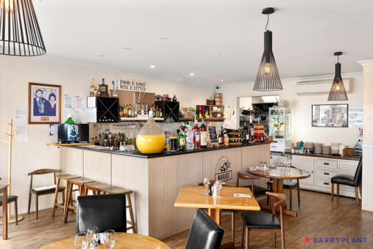 Iconic Waterfront Restaurant at the Gateway to Phillip Island