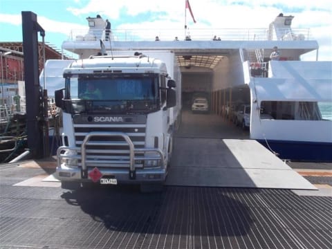 Geoffs Mobile Showers & Toilets - Hire Services with Prime Movers