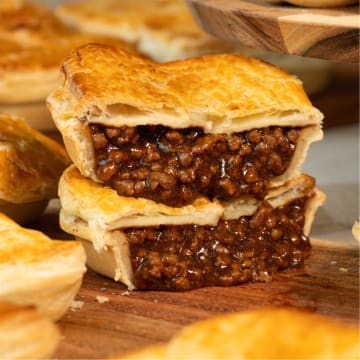 Anne's Pantry Bakery Cafe - Local Favourite - Prime Location