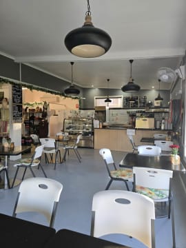 EXCEPTIONAL CAFE & LIFESTYLE STORE IN SEASIDE LOCATION