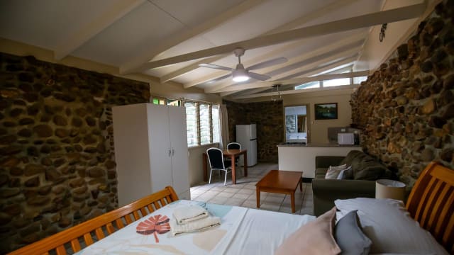 Sapphire Caravan & Cabin Park - Established Park in a Renowned Outback Tourism Region