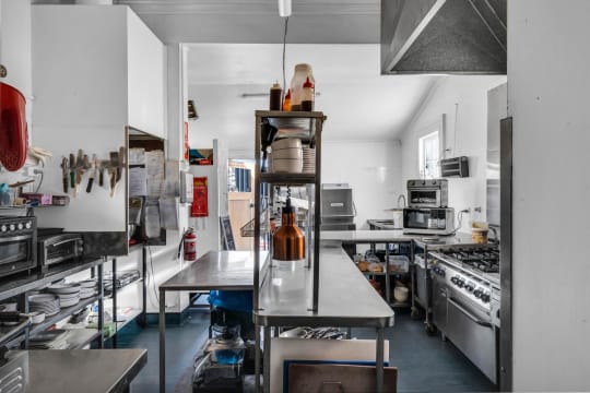 Gn6jynxasb8eva6fmhwx