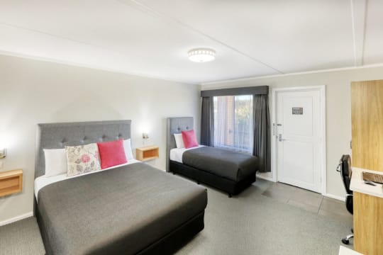 UNDER CONTRACT - Deniliquin Motel