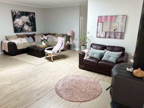 ENDLESS POSSIBILITIES, RELAXED LIFESTYLE, MAKE IT YOURS - 2770MF