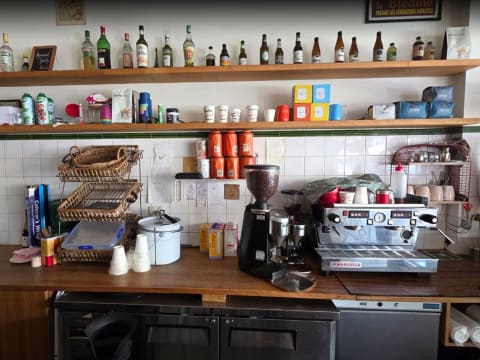 [ABS-100] LE CAFE FLO French cuisine cafe in Thornbury for sale