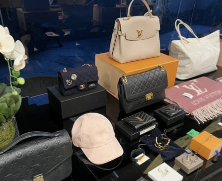Luxury Fashion Consignment Business – $257K Peak Turnover – Run From Home