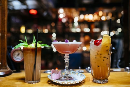 POPULAR LOCAL BAR IN WEALTHY SUBURB