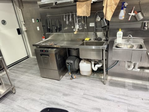 Fully Equipped Chargrill Chicken & Burger Shop | Cost Over $400K to Build | Selling From $150K