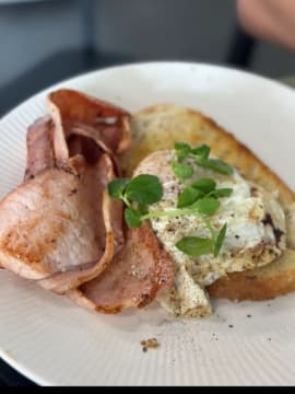 Turn-Key Café Opportunity Simple Menu, Great Location & Huge Potential