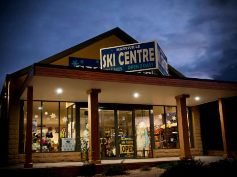 ROOMS TO RENT, OFFICES TO LEASE, SNOWBUNNIES TO SKI - 9CF