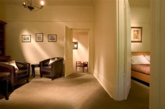 2 Houses on 5 acres. Luxury Home plus 5rooms Cottage. Room for extended Family