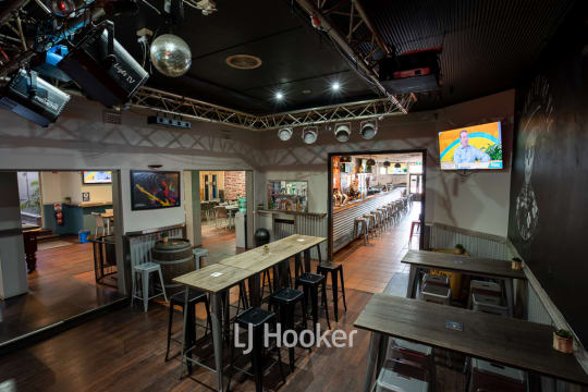 A Collie Institution with a Newly Added Accommodation Income Stream