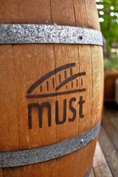 Great cash flow & long lease - Lifestyle accommodation business in wine country