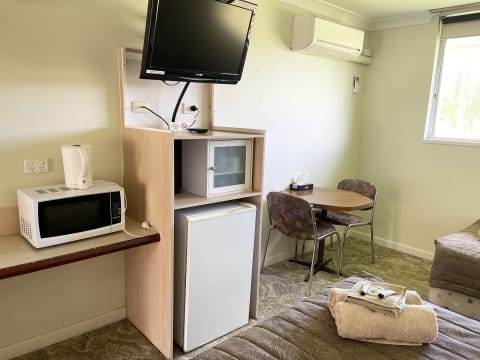 Established Freehold Motel with Highway Exposure and Expansion Potential – 566MF