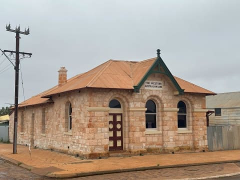 GOLDEN OPPORTUNITY IN THE MIDWEST