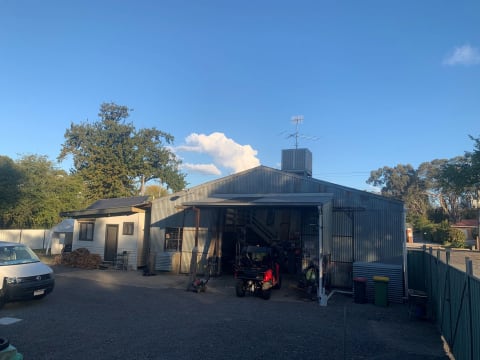 Stihl, Honda & more Dealership including full workshop & residence