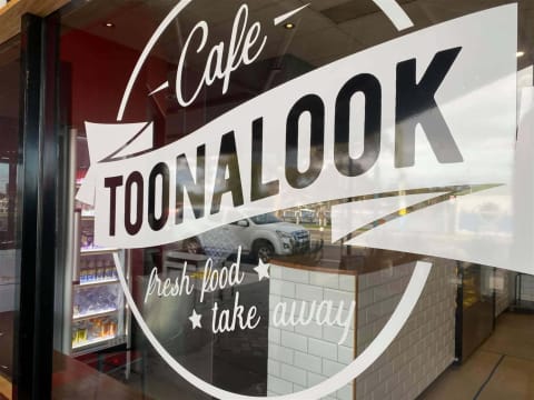 UP MARKET TAKEAWAY IN PRIME WATERFRONT LOCAL