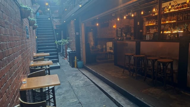UNION ELECTRIC - A CBD laneway cocktail bar and rooftop