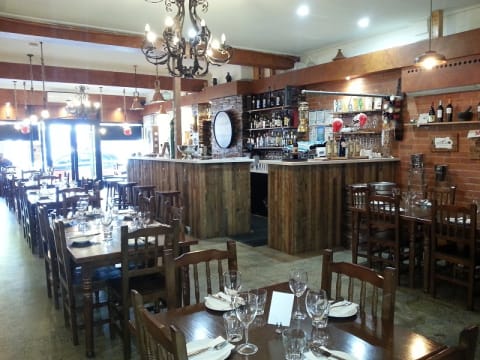 Double fronted restaurant/bar – FITZROY