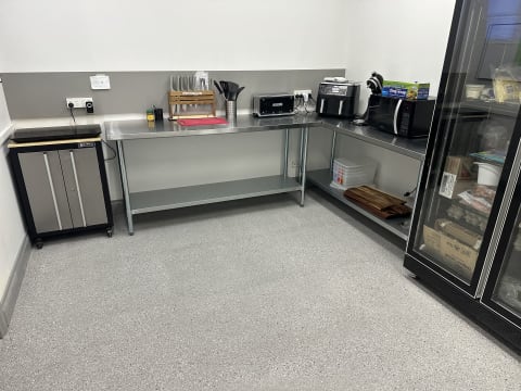 Hb47zyzczxbd3uncho7j