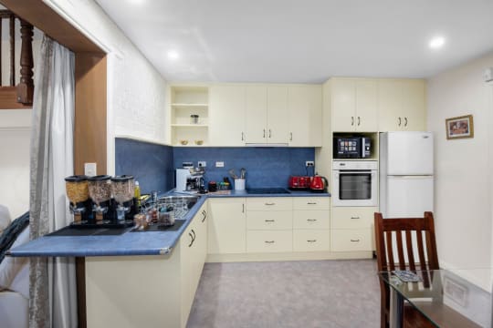 Prime Location Residence with Income or 3 BnB lets (stca) or Health Professional Rooms