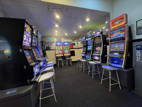 Port & Wine Seaside Hotel in historic Port Adelaide - Lease